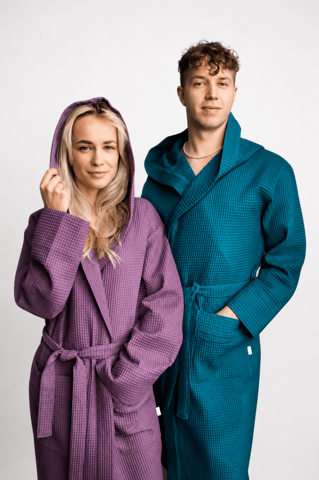 Halāts Ar Kapuci UNISEX - IEVII